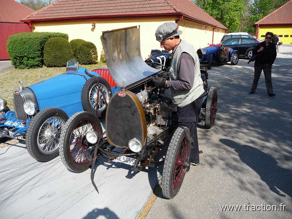 20100424 Biltzheim 01 (5).jpg - 24/04/2010 - 68127 BILTZHEIM5me Rallye Bugatti  l'Anneau du Rhin organis par Caroline Bugatti et Franois RinaldiBUGATTI - Type 13Ç Il s'agit en fait d'un chssis de type 23 qui a t raccourci ÈImmatricule : GE 585588